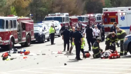 Imagini de coșmar în SUA, după ce un SUV a intrat în mulțime la un târg auto: trei oameni au murit iar zece sunt răniți