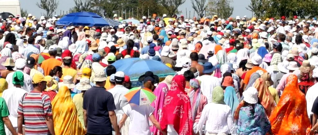 Peste 1.000 de persoane participă la o spirală MISA pe un câmp de la marginea Capitalei