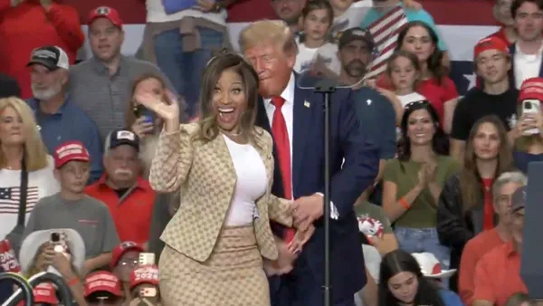 Trump, comentariu „picant” despre posteriorul cântăreței Nicki Minaj: „Apropo, m-am uitat la un fund al naibii de frumos. E greu să-l ratezi”. Reacția artistei