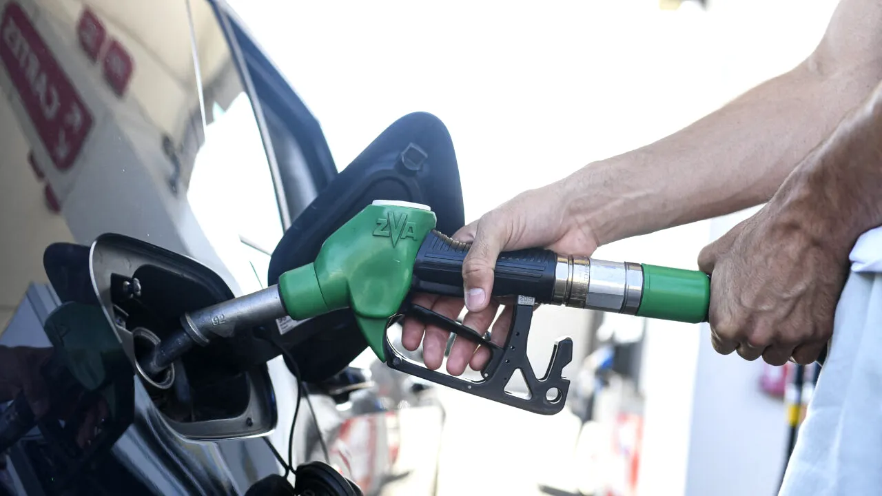 Coaliția a decis să nu decidă nimic legat de criza carburanților. „Principala măsură luată în calcul este reducerea accizei la carburanți”