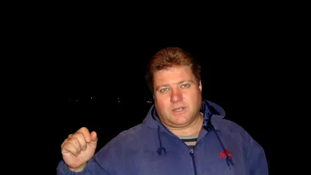 Semne de întrebare legate de moartea jurnalistului Răzvan Tomescu, depistat pozitiv cu noul coronavirus. Familia spune că a murit cu zile la Universitar. Reacția spitalului