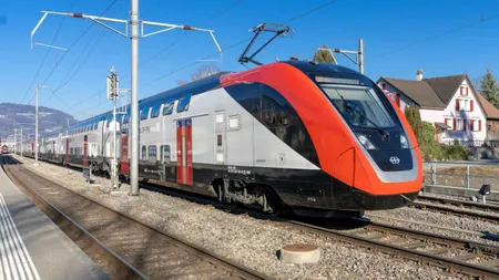 Un tren german nu a fost lăsat să intre în Elveția pentru o întârziere de 13 minute. În România, întârzierile CFR ajung și la ore întregi. Ce s-a întâmplat cu pasagerii