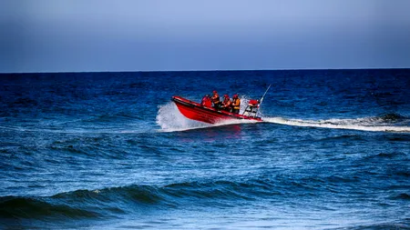 ALERTĂ la MARE! Tineri luați de curenți pe Lacul Techirghiol, bărbat de 81 ani înecat în Constanța