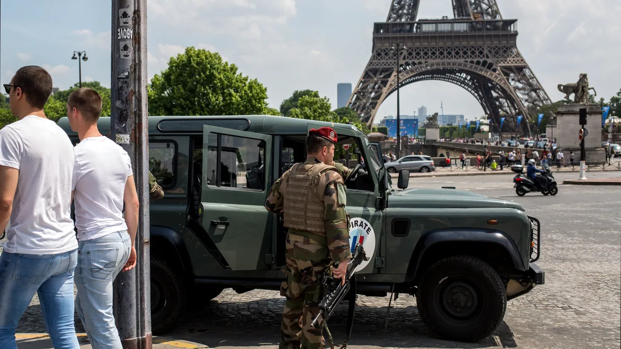 MAE anunță ce s-a întâmplat cu cei nouă suporteri români reținuți în Franța după ce s-au bătut între ei