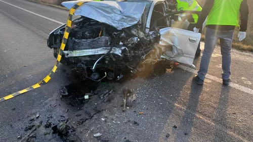 Grav accident auto pe centura Timișoarei, provocat de o șoferiță de 19 ani. Trei adulți și cinci copii au ajuns la spital
