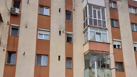 Se întâmplă în România! A încercat să facă curat dar a provocat inundație și scurtcircuit după ce spălat pereții cu furtunul