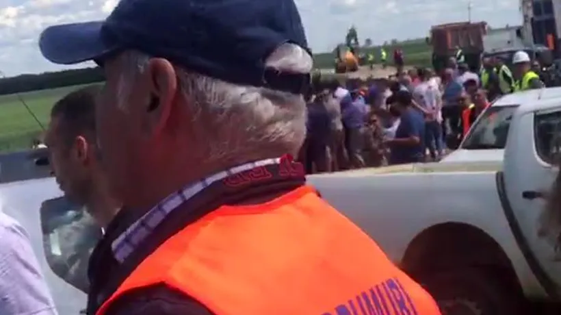 Jurnalist agresat fizic și verbal la vizita lui Dragnea pe un șantier: „Marș de aici! - VIDEO
