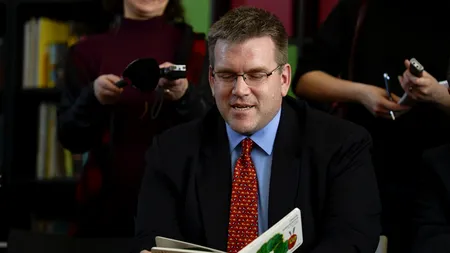 Ce le-a citit însărcinatul cu afaceri al SUA la București elevilor dintr-o școală din Ferentari, de Ziua Mondială a Cititului