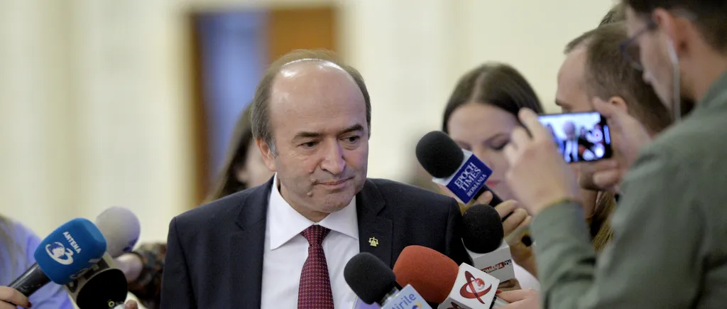 Toader cu Genunche-Liviu-Pop ne bagă pumnu-n gură pân'' la cot