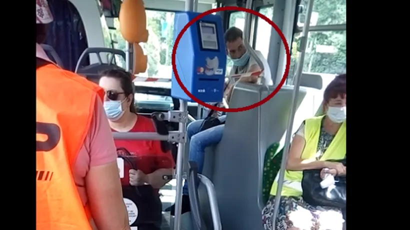 „ONE MAN SHOW”. Un controlor din Iași se dă în spectacol în autobuz în timp ce poartă masca sub nas: „Țărancă!” /„Poate vrei să cobori la prima! N-ai ce posta pe Facebook?“ - VIDEO