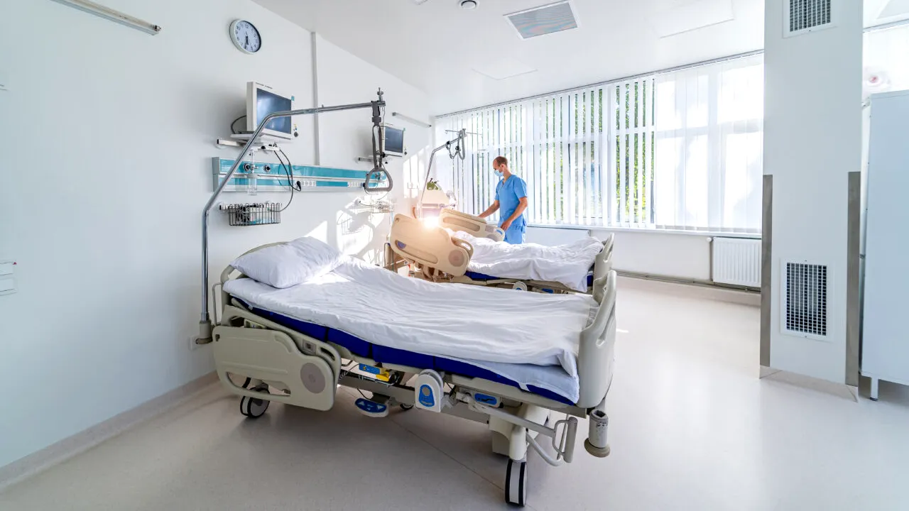 Șeful CNAS explică reducerea numărului de paturi din sistemul sanitar: „Nu ne dorim închiderea spitalelor, ci adaptarea lor la realitate”