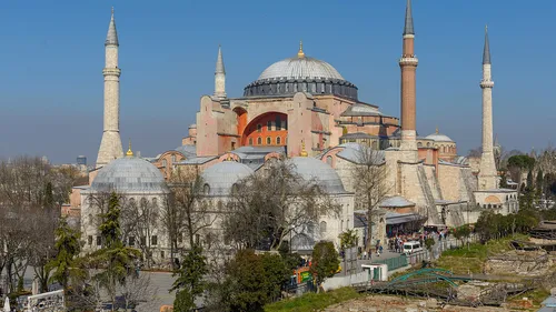 CONTROVERSĂ. Răzbunarea lui Erdogan. Transformă catedrala Hagia Sophia în moschee!