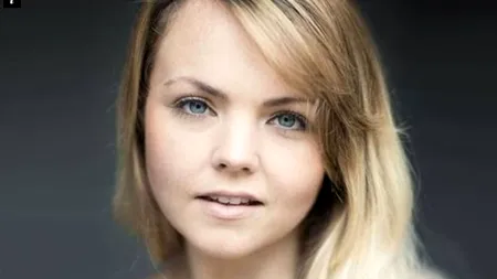 A mintit că e mai tânără și a fost concediată imediat ce s-a aflat câți ani are de fapt