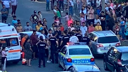 Șoferiță din Baia Mare, la un pas să fie linșată după ce a lovit cu mașina un copil lăsat nesupravegheat