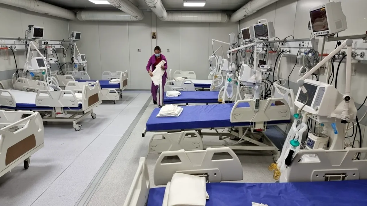 Spitalul modular COVID de la Lețcani, la un pas de a fi închis din nou. „Este frig şi pentru un om sănătos”