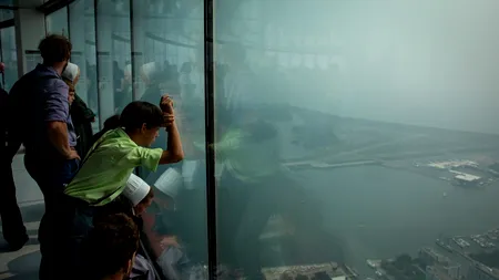 FUMUL „apocaliptic” provenit de incendiile din Canada a ajuns în Europa. Va acoperi și cerul României