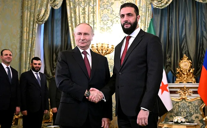 Vladimir Putin și Ahmed al-Sharaa 