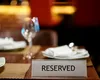 Peste 10.000 de hoteluri din Europa dau în judecată platforma Booking.com. Care este motivul