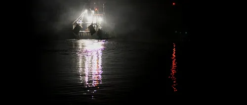 Cel puțin 54 de morți și 15 de dispăruți în urma scufundării unei nave de pescuit în Marea Ohotsk