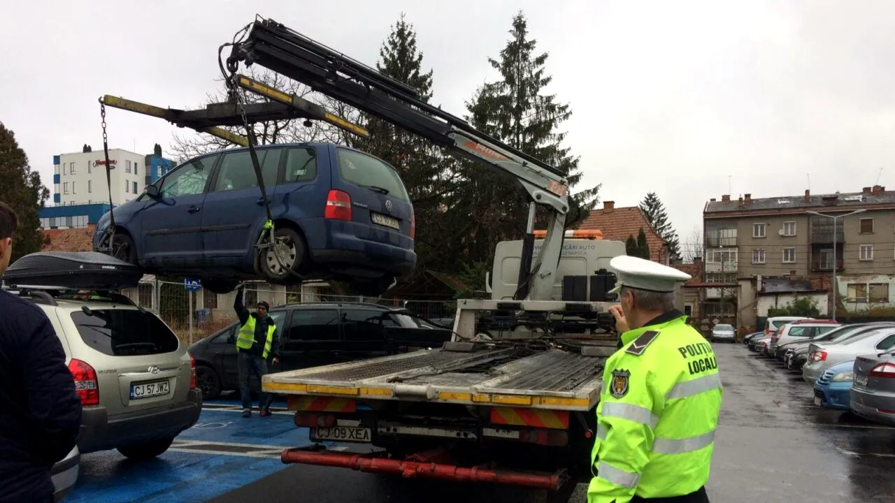 Peste 5.000 de mașini parcate neregulamentar la Cluj, RIDICATE de Poliția Locală în 2022. Din ce județe provin?