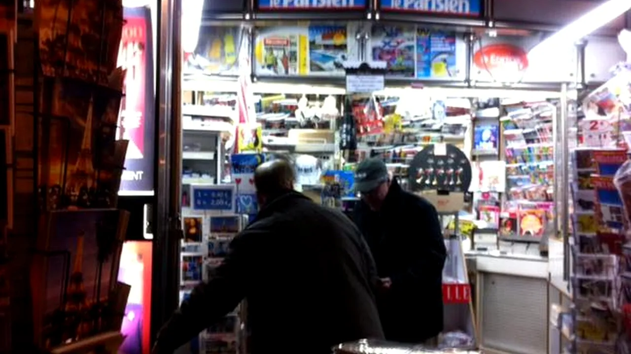 Surpriză în această dimineață la chioșcurile de ziare din Paris. Ce au aflat oamenii care voiau să cumpere noul număr al Charlie Hebdo. Tiraj record pentru săptămânalul satiric