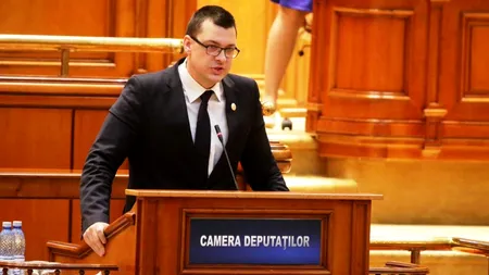 Vouchere de lectură pentru elevi. Deputatul liberal Ovidiu Raețchi motivează inițiativa legislativă: „93,5% din cetățenii români nu cumpără nici măcar o carte pe an”