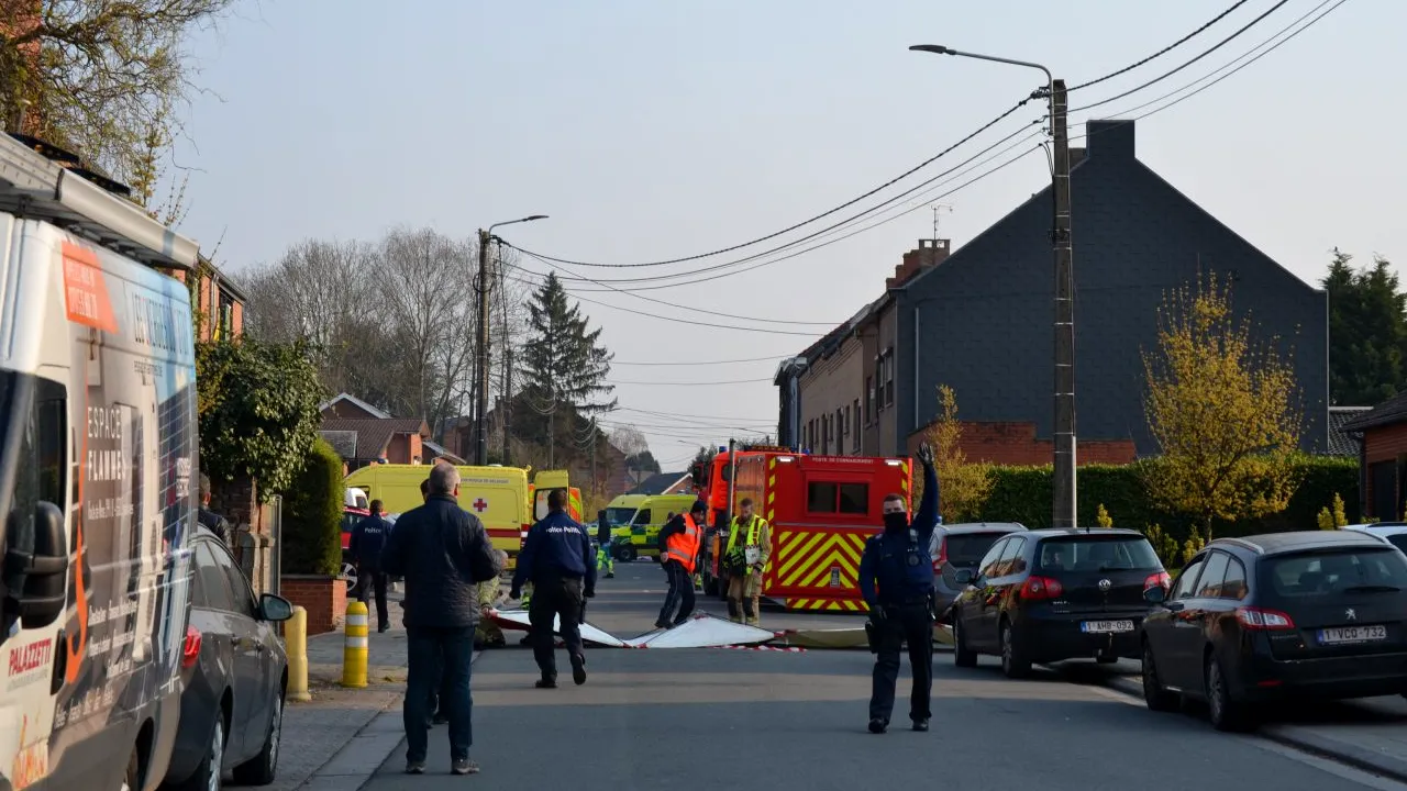 Cel puțin șase persoane au murit după ce o mașină a intrat în plin în mulțimea de la un carnaval în sudul Belgiei. Primele informații