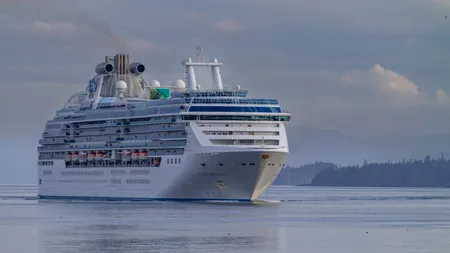 Croazieră de coșmar în Alaska, după ce un vas s-a ciocnit cu un iceberg: „Dacă murim, a meritat pe deplin, e un moment TITANIC”