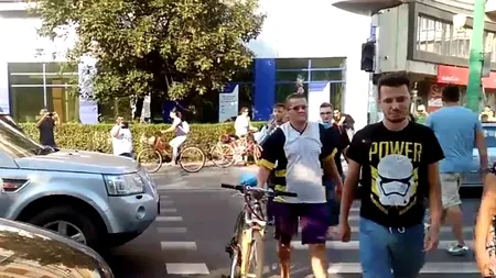 OPERAȚIUNEA ZEBRA a blocat traficul în Timișoara. Manifestanții s-au plimbat fără oprire pe trecerile de pietoni