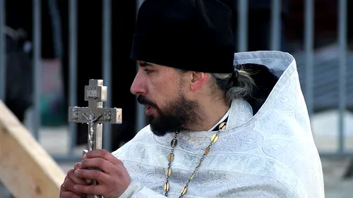 Un preot ortodox a murit în timp ce spovedea credincioșii