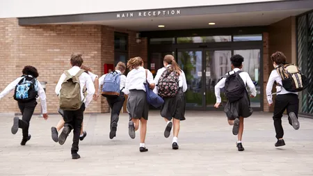 Începe a doua etapă de înscriere în învățământul primar. Ce trebuie să știe părinții referitor la această procedură și când se afișează listele finale