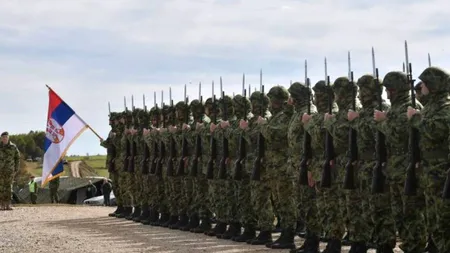 Tensiuni în Balcani. Serbia ridică nivelul de alertă al armatei și ameninţă Kosovo