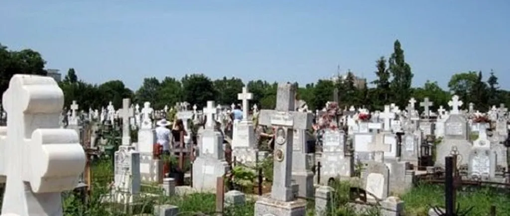 Bărbat mort, abandonat de familie în capela unui cimitir din Ploiești. Ce au făcut angajații cimitirului