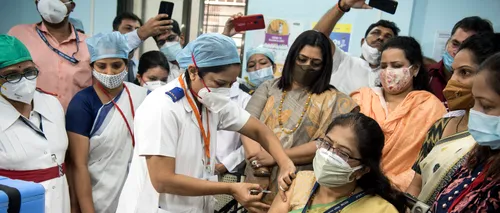 O nouă lovitură pentru India, în plină criză sanitară. Toate centrele de vaccinare de la Mumbai s-au închis, din cauza lipsei serurilor