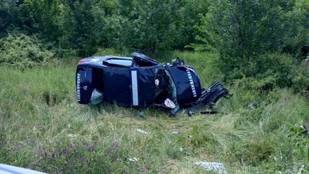 Dubă a Jandarmeriei, lovită frontal pe DN 6. Șoferul vinovat a murit la spital (Galerie FOTO & VIDEO)
