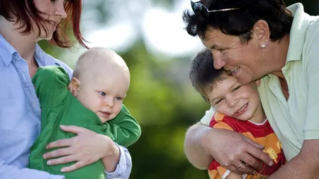 Statul vrea să se ÎMPRUMUTE de la copii. PRIMĂ de 600 de lei la 1.200 de lei depuși, plus dobândă de 3% pe an
