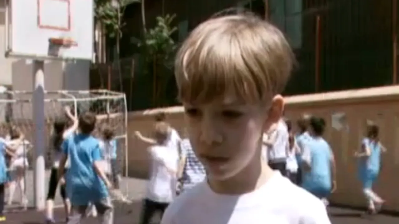 TREI ORE DE SPORT pe săptămână: proiectul de lege care cere școlii să scoată „copii mai sănătoși