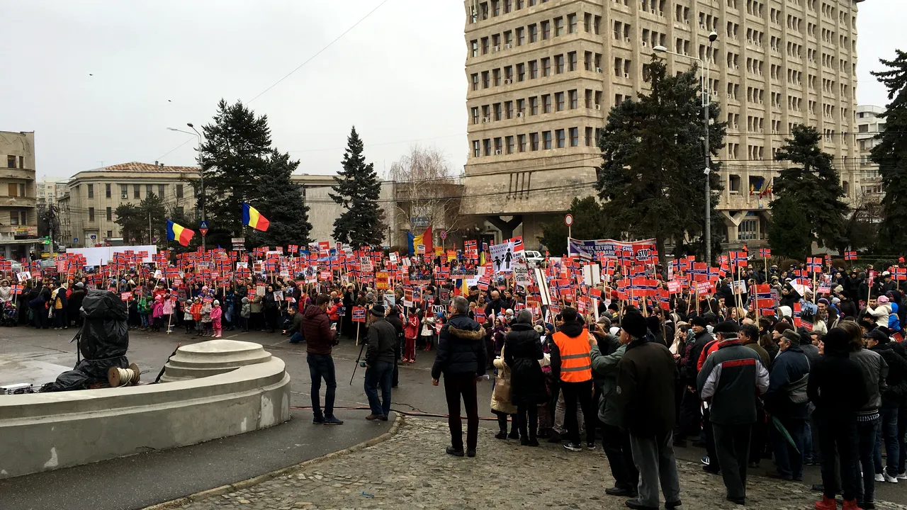 700 de oameni, în stradă la Ploiești pentru familia Bodnariu