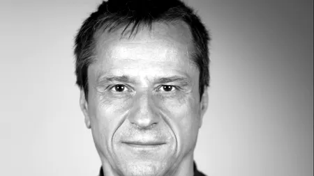 INTERVIU | Claudiu Bleonț, ”dictatorul comunist” din Spy/Master: ”L-am jucat cu furie pe Ceaușescu, o furie vecină cu cea a lui Richard al III-lea”