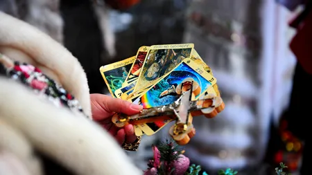 Mai multe persoane care racolau oameni ca să îi ducă la vrăjitoare sunt audiate. Prejudiciul se ridică la 300.000 de euro