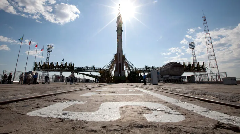 O capsulă Soyuz cu trei astronauți la bord a aterizat în Kazahstan