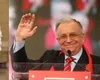Ce mesaj a notat Nina Iliescu pe coroana de flori de lângă sicriul soțului. Fostul președinte al României va fi înmormântat joi, 7 august 2025