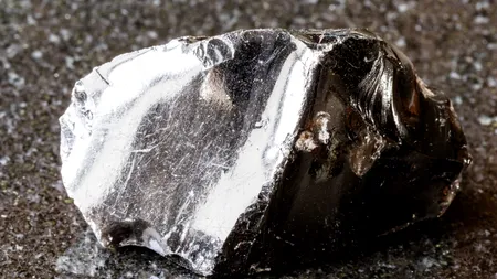 Cea mai neagră zi pentru argint din 1980. De ce s-au prăbușit aurul și argintul. Dolarul se întărește, investitorii închid poziții rapid