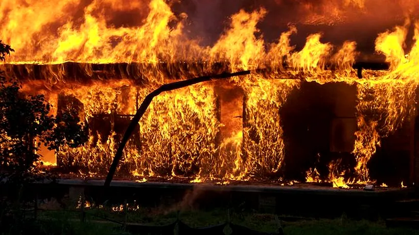 Incendiu la uzina Continental Automotive. 600 de angajaţi au fost evacuaţi   