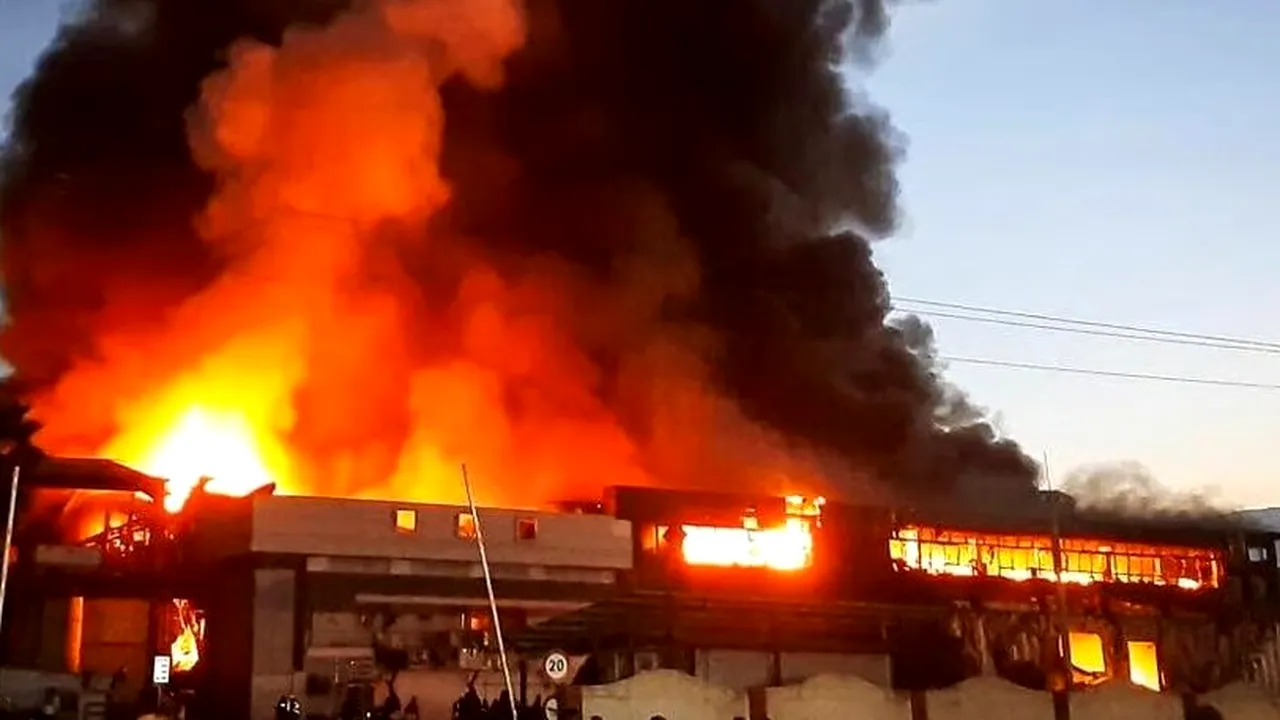 Protestatarii din Iran au incendiat benzinării și simboluri ale regimului de la Teheran în valul masiv de revolte anti-guvernamentale