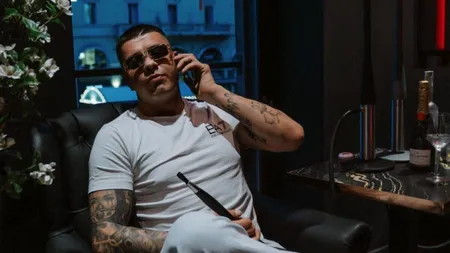 Expulzat din Italia după ce a blocat o autostradă pentru un videoclip. Avocatul rapperului născut în Moldova contestă decizia