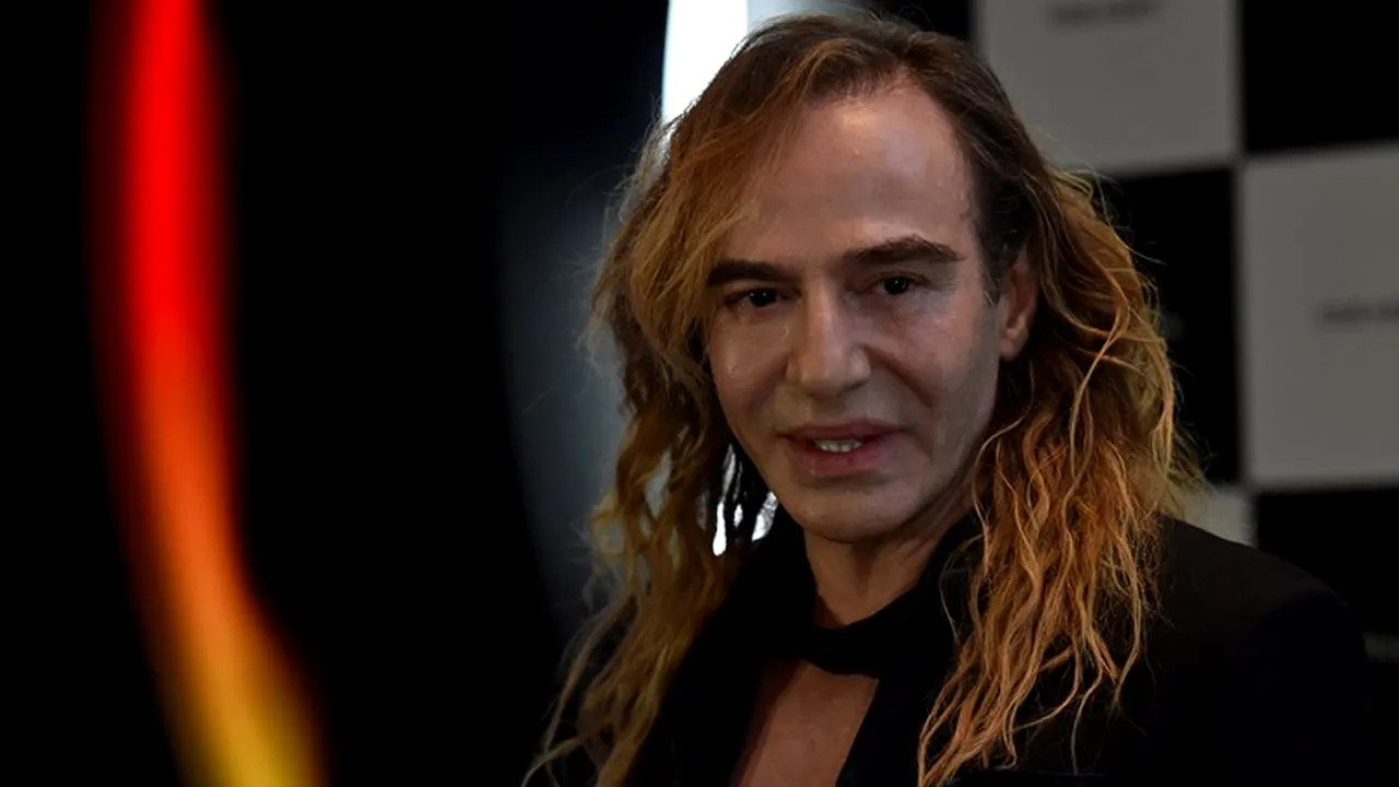 John Galliano, condamnat să plătească o amendă simbolică de un euro casei Dior