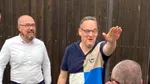 AfD, în centrul unui nou scandal, după ce un lider ar formațiunii de extremă-dreapta din Germania a fost fotografiat făcând „salutul interzis”