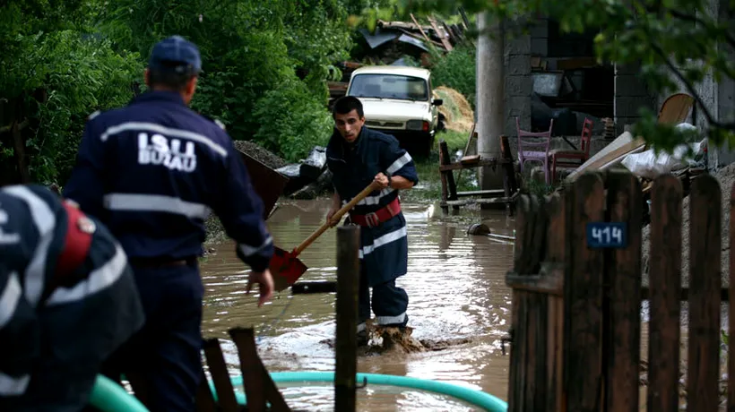 Cod portocaliu de inundații în două județe, de vineri seară