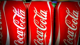 Cât zahăr este într-o doză de Coca-Cola, de fapt. Organizația Mondială a Sănătății a tras un puternic semnal de alarmă